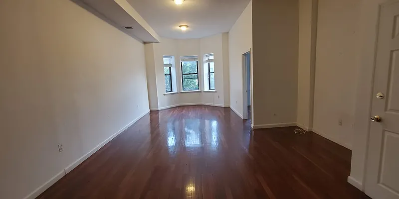 Rented by ERNY LLC | media 11