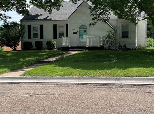 1012 5th Ave E, Oskaloosa, IA