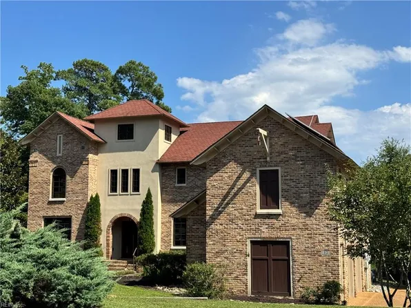 52 Queens Ct, Newport News, VA 23606