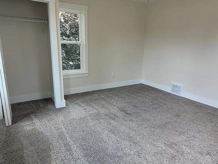 21 E Maple St — Photo 13