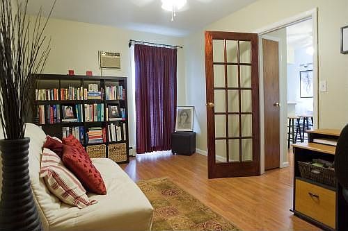 5th image of 972 E 88th St APT 203