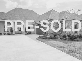 208 Windy Feather Dr, Broussard, LA 70518