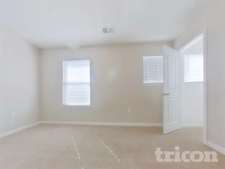 133 Glendale Blvd — Photo 11