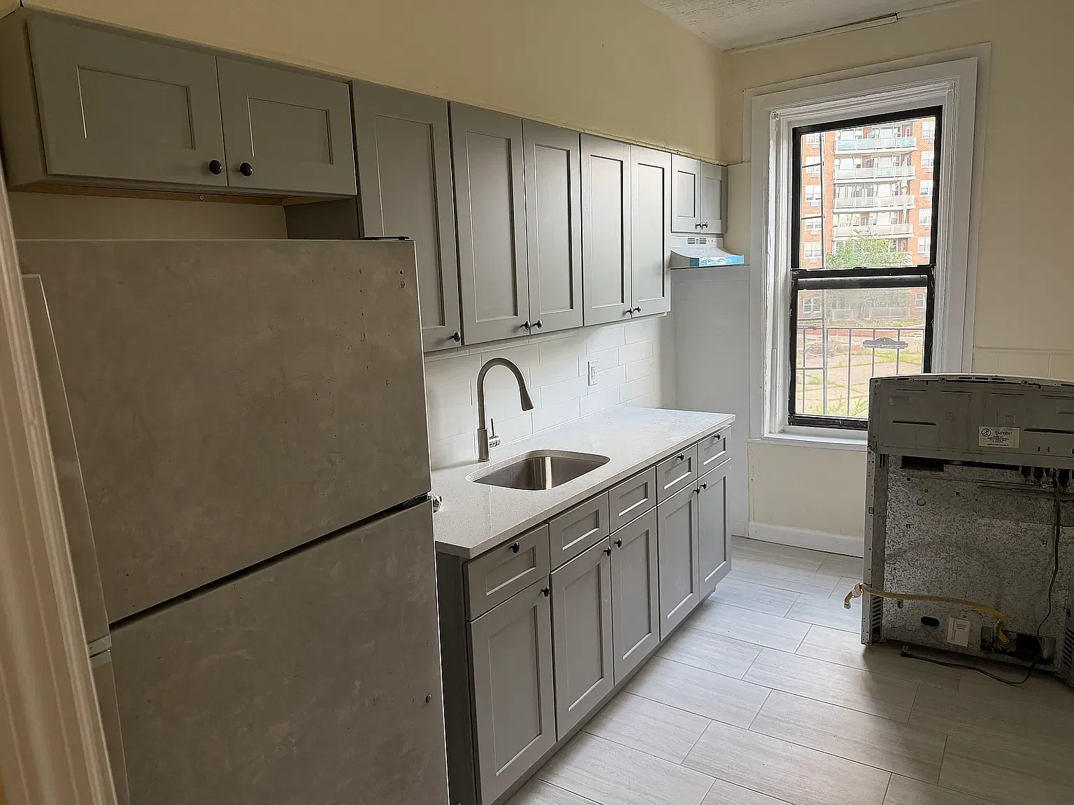 3319 Avenue I — Photo 2