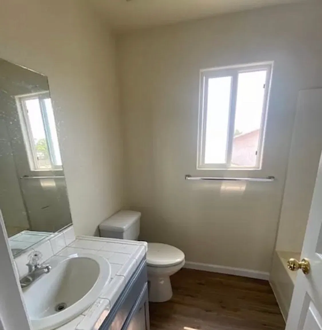 4 bed, 2.5 bath, 1950 sqft, $2,300 — Photo 4