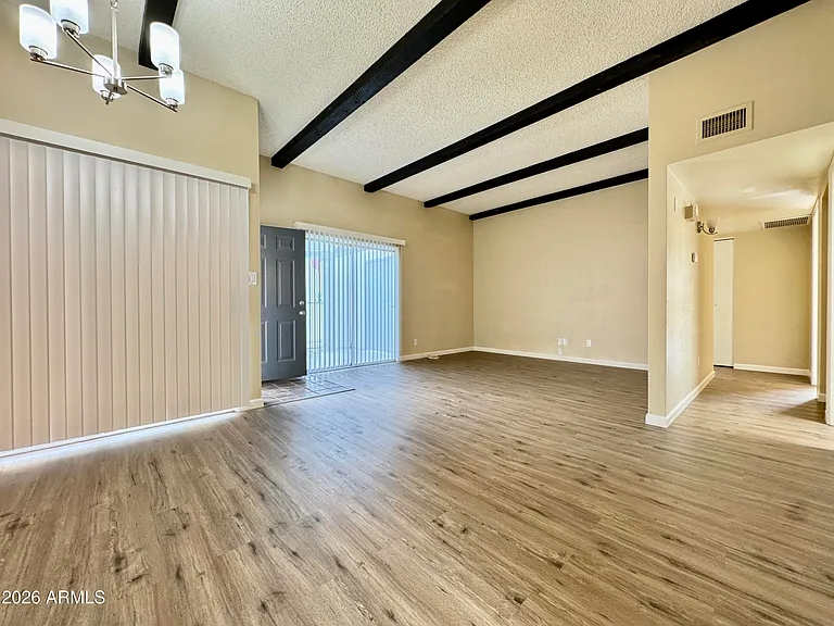 2506 E 5th Pl — Photo 4