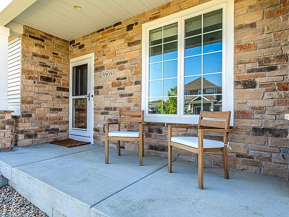 2nd image of 8909 Pine Hollow Pl