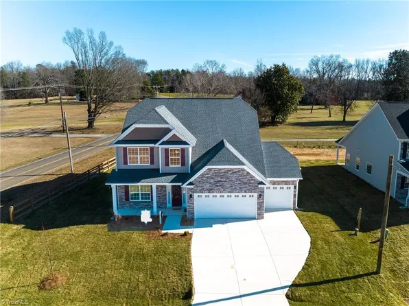 109 Sasha Dr #1, Lexington, NC 27295
