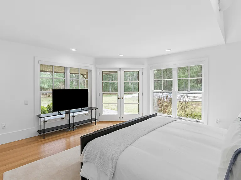 211 Swamp Rd — Photo 16