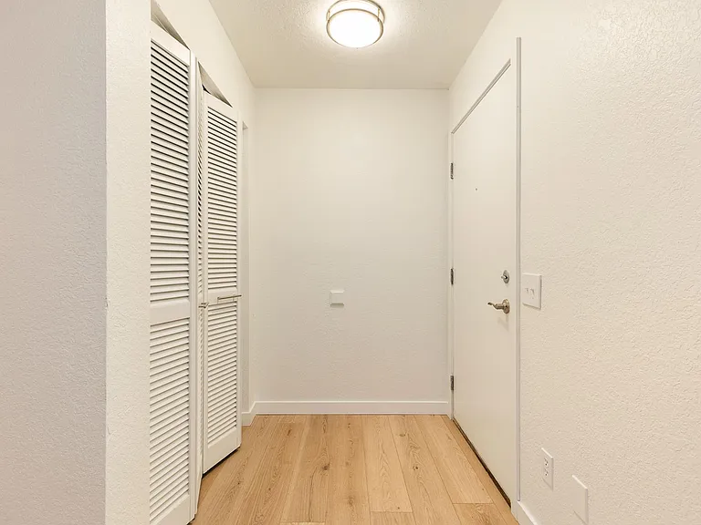 Crestwood Place — Photo 18