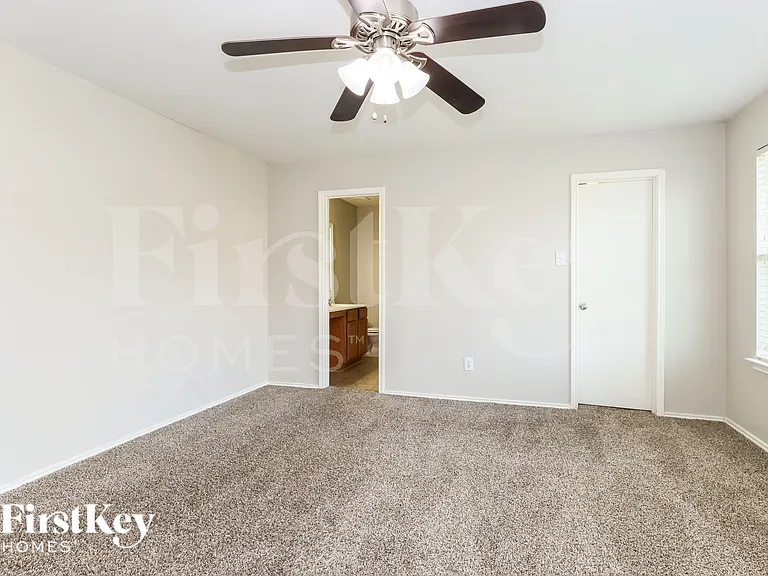 7919 Raven Creek Ln — Photo 9