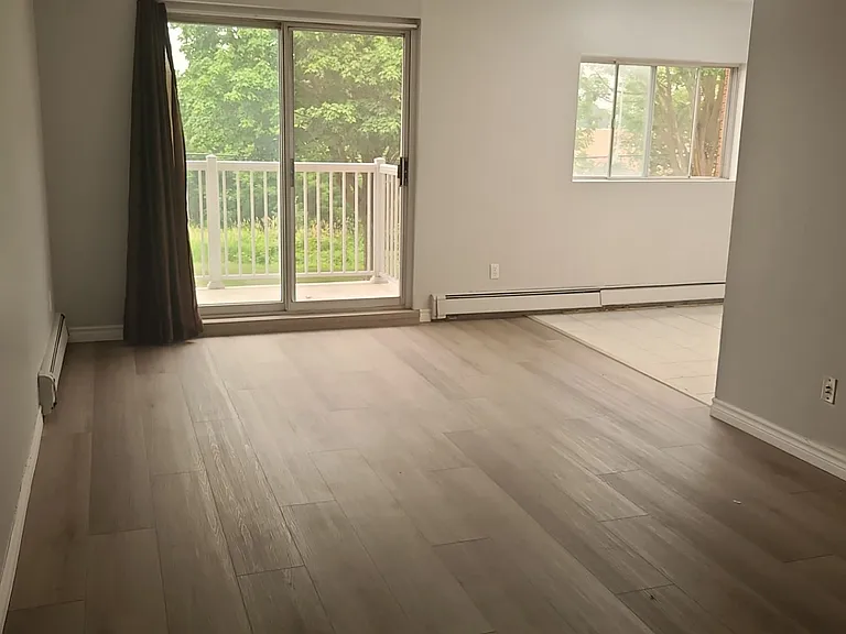 350 Regina St N #104 — Photo 3