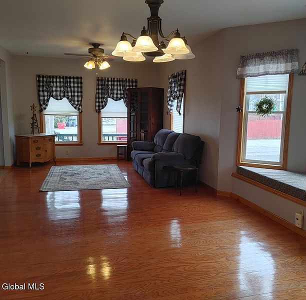 5th image of 8 Stanton Street