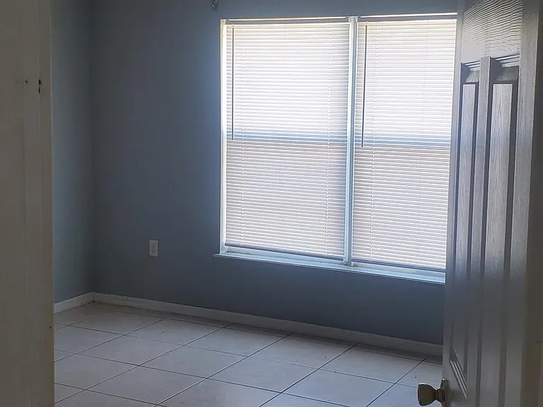 231 Churchill Ct — Photo 11