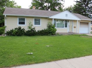 1404 Royal Rd, Aberdeen, SD 57401