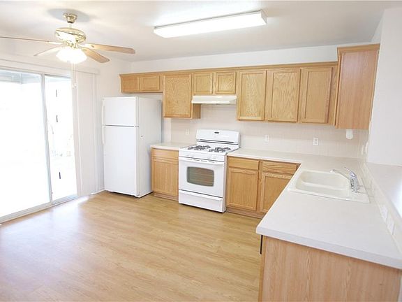 3rd image of 2698 Bradley Ln
