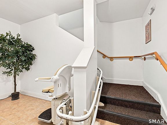 4th image of 606 Congdon Street West #6