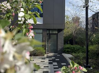 51 Paul Lane Gdns #Townhouse 05, Toronto, ON M5T 0E1