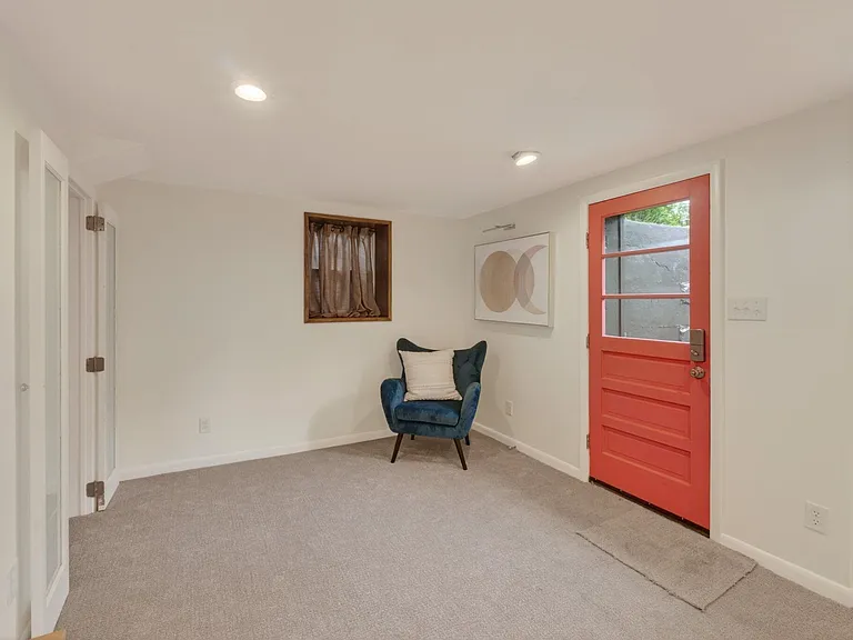 1408 Baker St #B — Photo 11