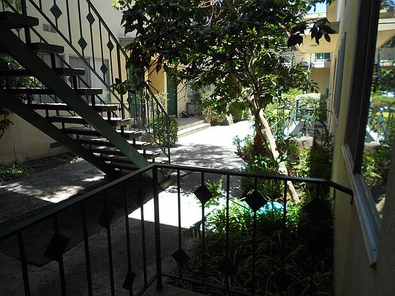 4th image of 3721 Midvale Ave APT 4