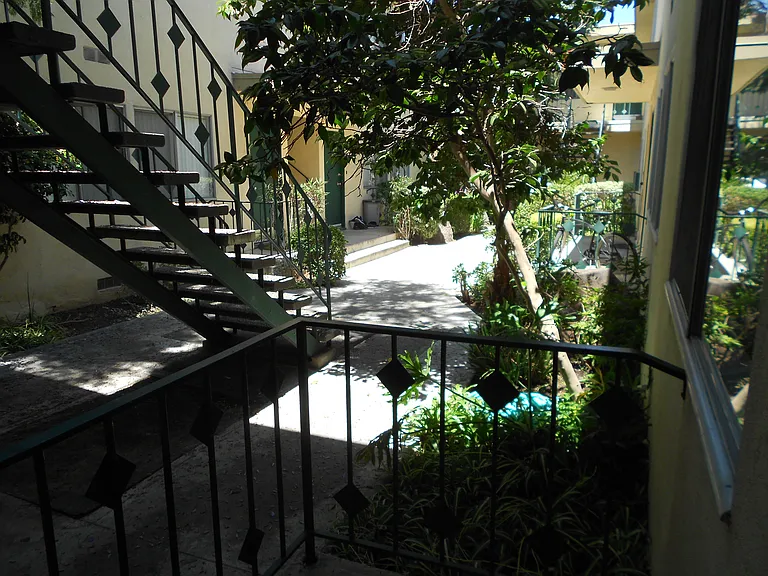 3721 Midvale Ave #4 — Photo 4