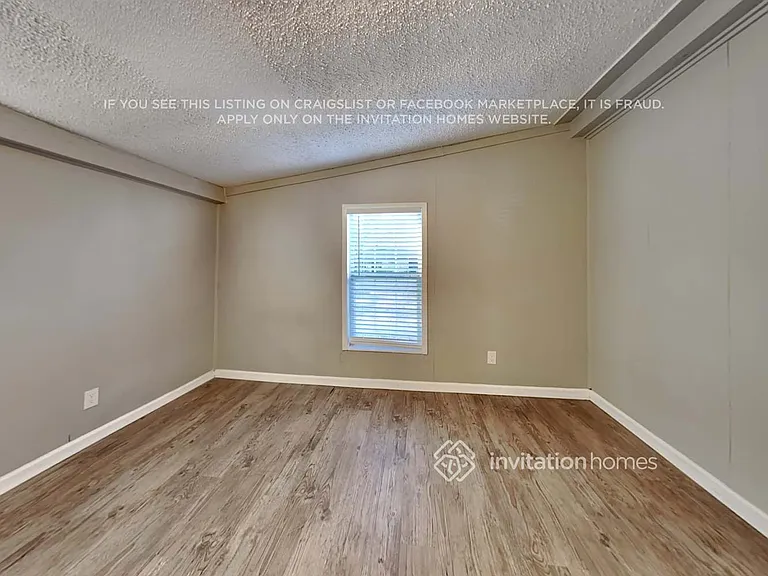 905 E Crockett St — Photo 8