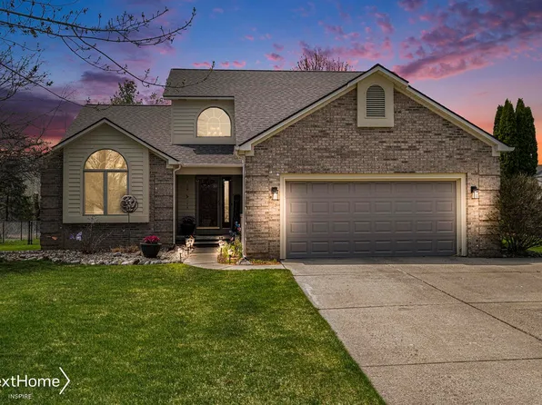 5451 Windermere Dr, Grand Blanc, MI 48439