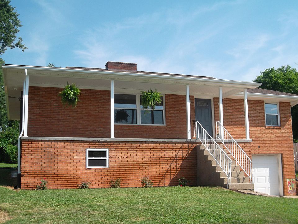 1st image of 5011 NE Lincoln Dr