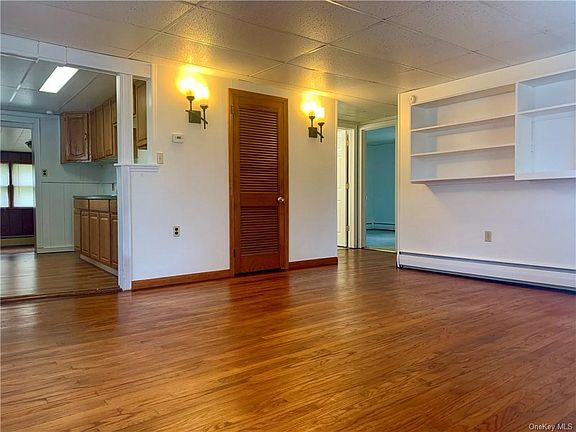 4th image of 319 Highland Avenue Ext