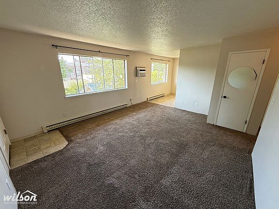 4th image of 208 N 6th St APT 8