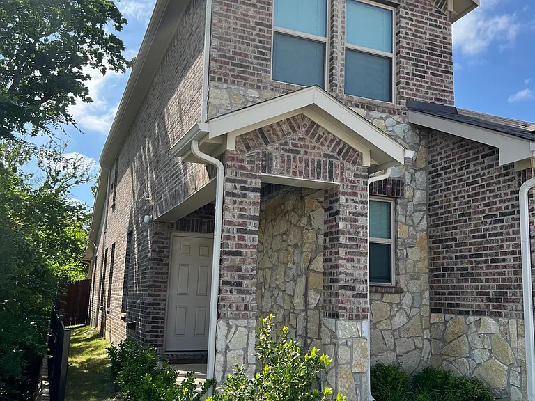 932 Crockett St — Photo 12