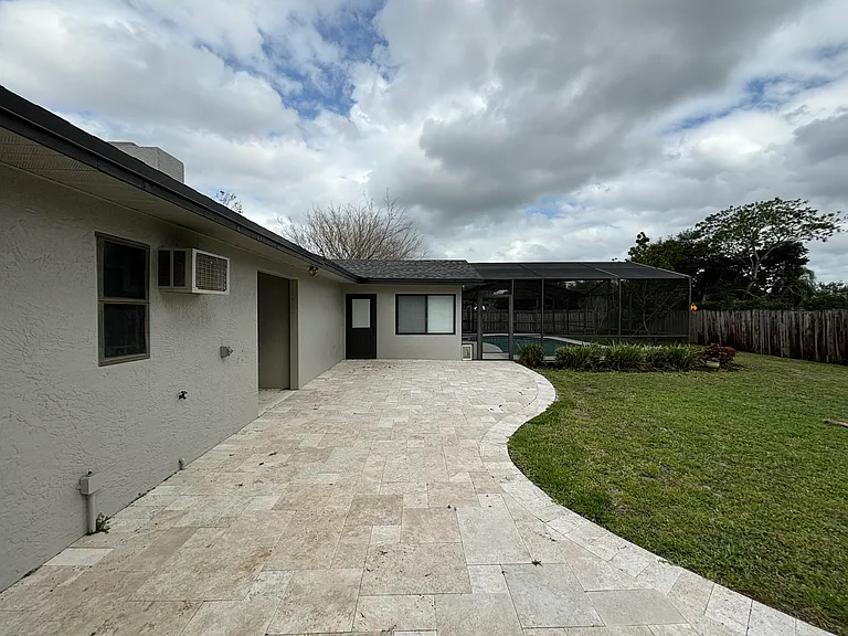 202 SW Crescent Ave — Photo 27