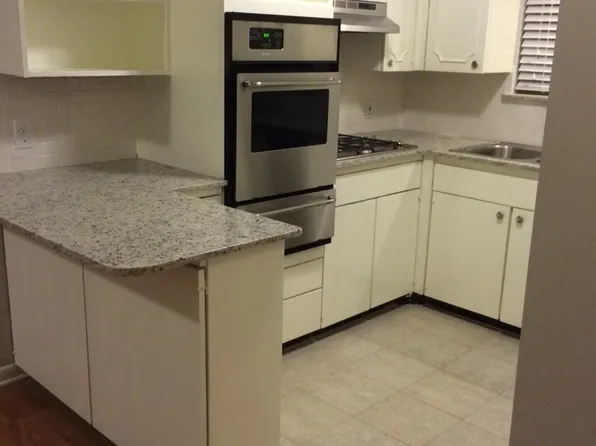 1107 E 45th Pl, Tulsa, OK 74105