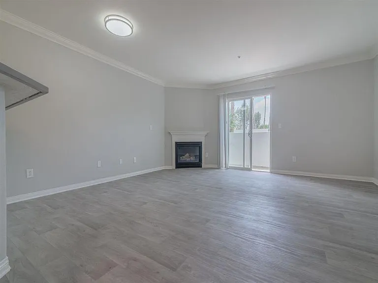 Warner Center Townhomes — Photo 9
