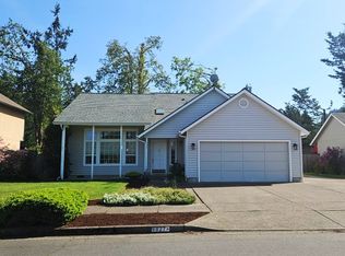 6827 D St, Springfield, OR 97478