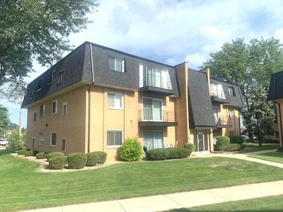 4921 W 109th St APT 203, Oak Lawn, IL, 60453