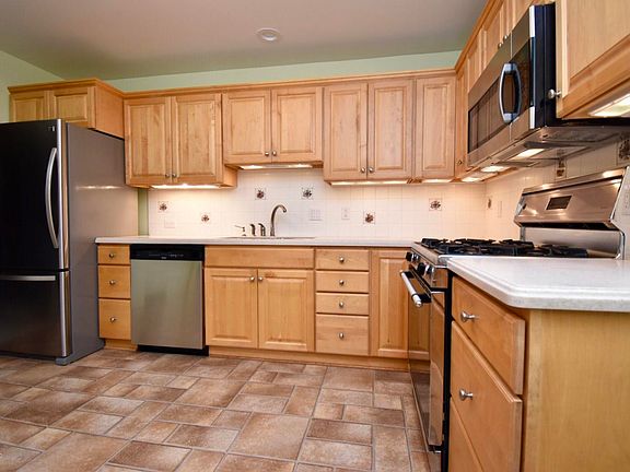 4th image of 3520 Eagle Bluff Dr NE #101