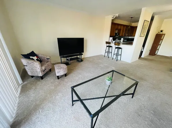 46 Township Line Rd APT 215, Elkins Park, PA 19027