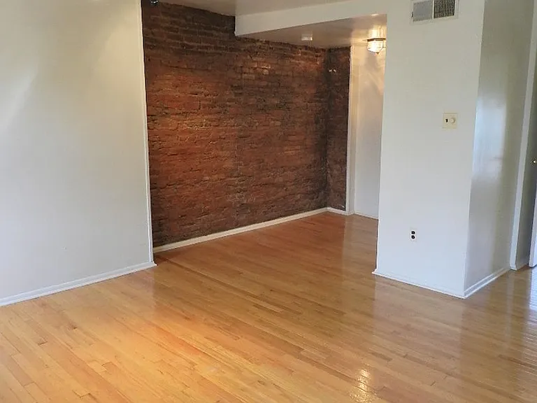 511 S 15th St #2R — Photo 2