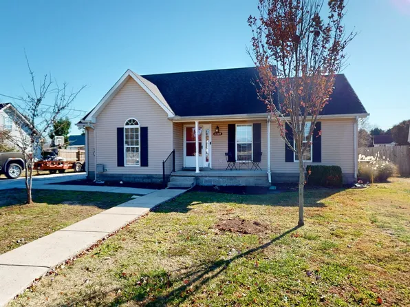 2215 Bolden Dr, Murfreesboro, TN 37127