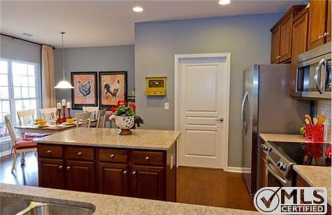 4th image of 322 Palisade Dr #894