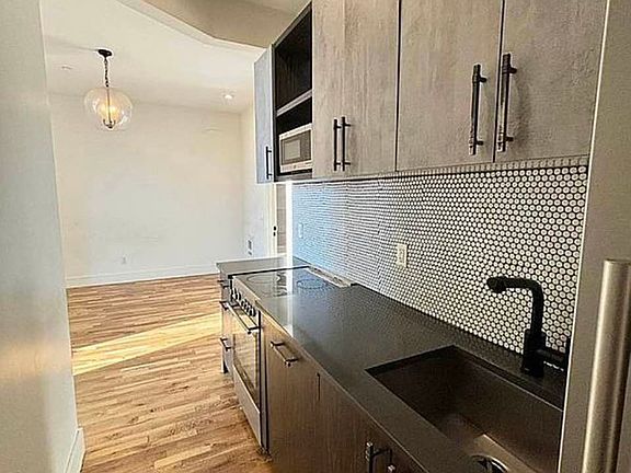 5th image of 181 Troutman St APT 4B