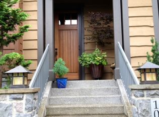 10320 SW Windwood Way, Portland, OR 97225