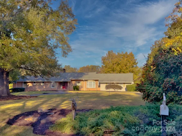 501 Hooper Creek Rd, Tryon, NC 28782