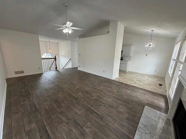 1613 Fort Perry Way — Photo 3