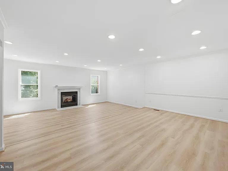 10153 Turnberry Pl — Photo 10