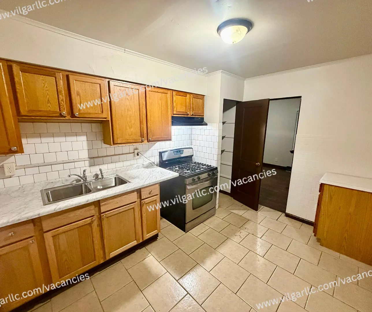 Very spacious 2 Bedroom 1 Bathroom Home — Photo 4