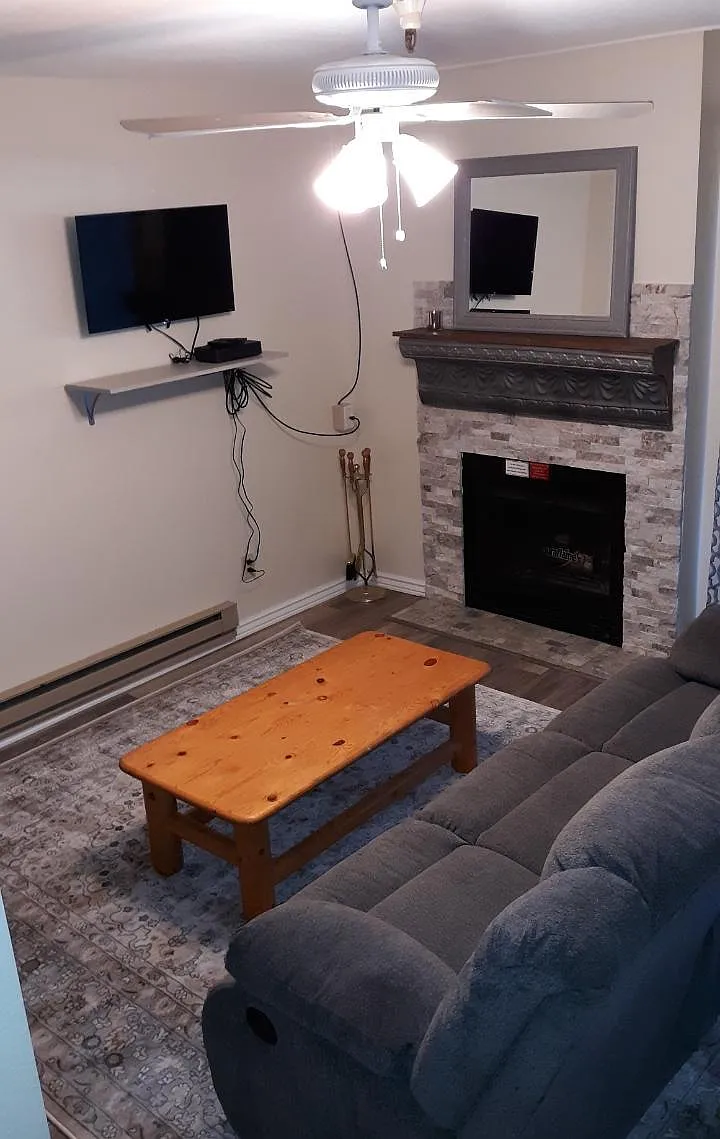 1 bed, 500 sqft, $1,999 — Photo 3