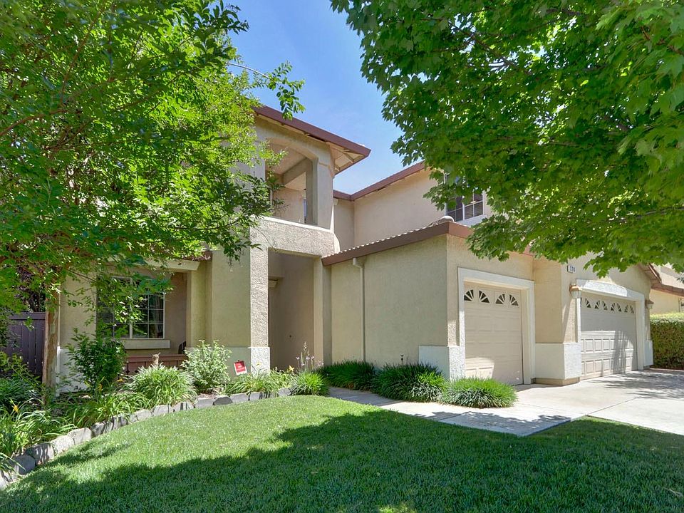 1st image of 220 Menard Cir