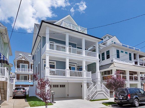 2nd image of 867 Delancey Pl
